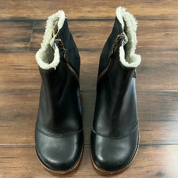 Timberland Black Leather Fur-Lined Ankle Boots - Size 7 - Picture 2 of 10